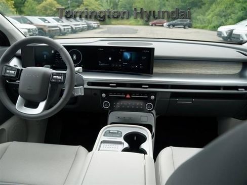 New 2026 Hyundai Ioniq 9 SEL image 9