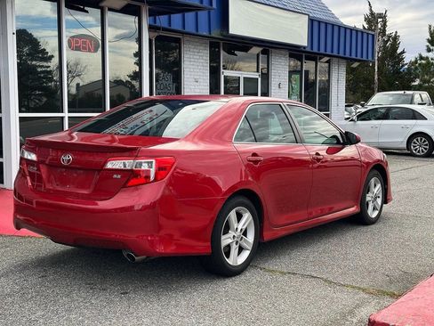 Used 2013 Toyota Camry SE image 3