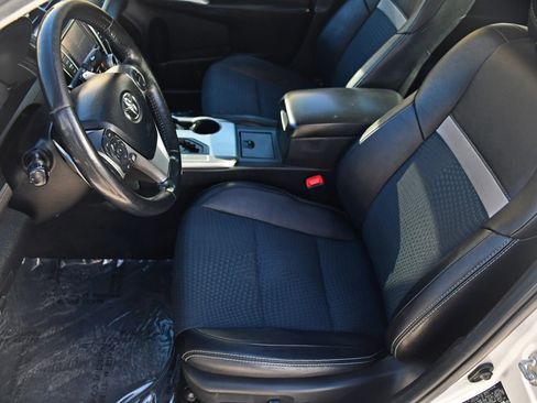 Used 2013 Toyota Camry SE FWD image 12