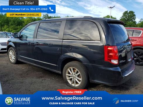 Used 2019 Dodge Grand Caravan SXT FWD image 3