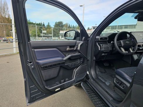 New 2026 Toyota 4Runner 4WD image 18