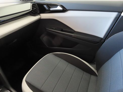 New 2026 Volkswagen Taos S FWD image 19