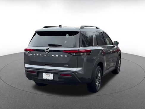 Used 2025 Nissan Pathfinder SV image 14