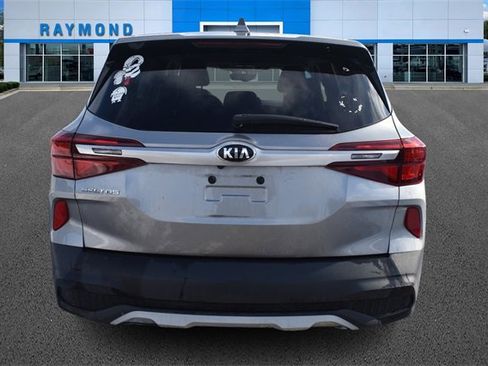 Certified 2021 Kia Seltos LX image 4