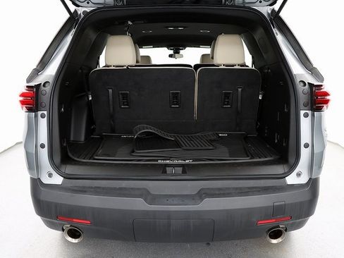 Used 2023 Chevrolet Traverse LS image 28