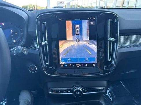 Certified 2025 Volvo XC40 B5 Plus AWD/4WD image 25