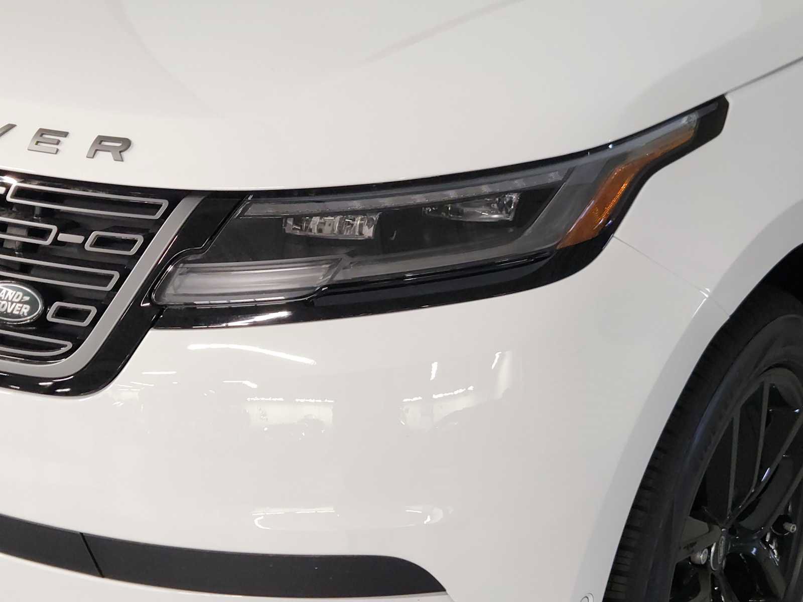 New 2026 Land Rover Range Rover Velar S AWD/4WD image 12