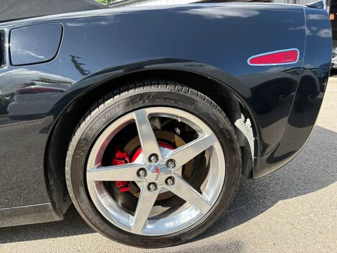Used 2005 Chevrolet Corvette Coupe w/ Preferred Equipment Group RWD image 34