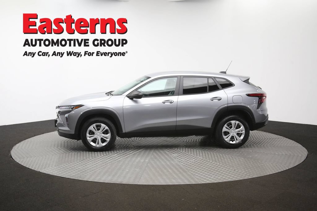 Used 2024 Chevrolet Trax LS FWD image 59