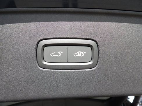 New 2025 Volvo EX90 Ultra image 17