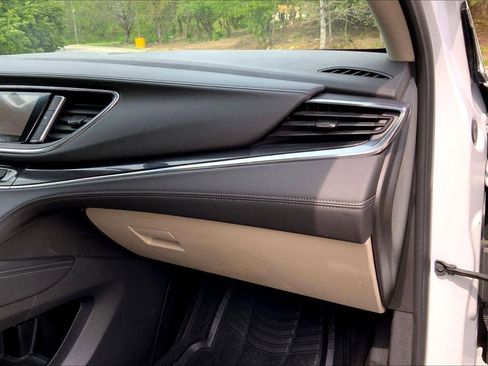 Used 2025 Buick Enclave Preferred image 16