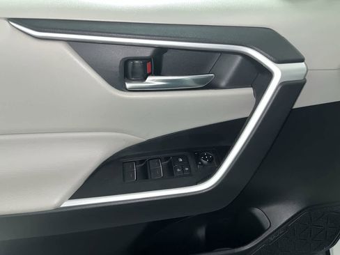 Used 2022 Toyota RAV4 XLE w/ Convenience Package AWD/4WD image 13
