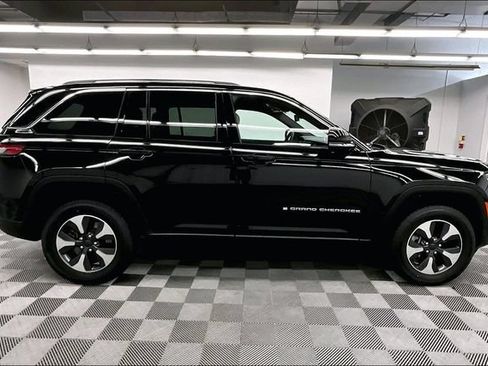 Used 2023 Jeep Grand Cherokee 4WD 4xe image 15