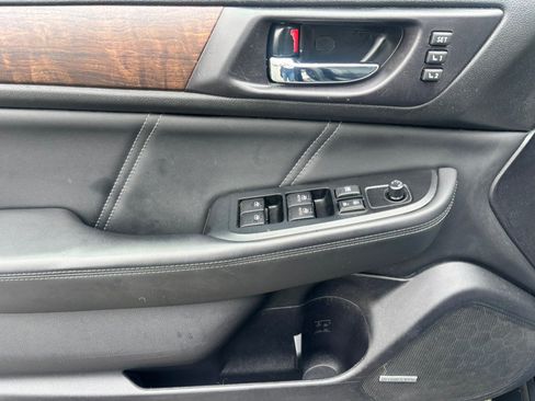 Used 2019 Subaru Outback 2.5i Limited AWD/4WD image 11