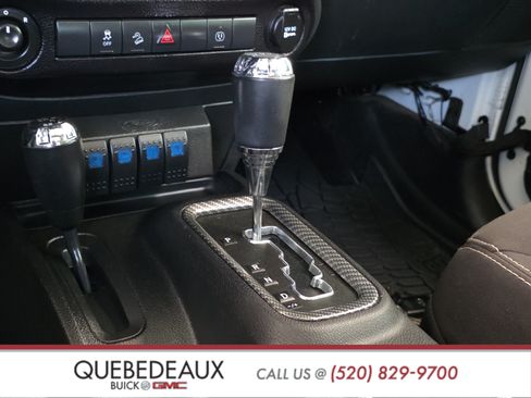 Used 2015 Jeep Wrangler Unlimited Rubicon w/ Dual Top Group AWD/4WD image 21