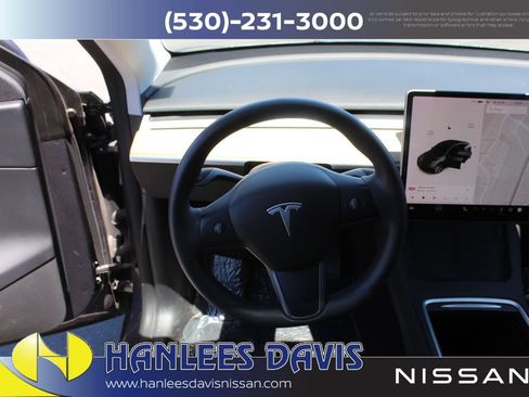 Used 2021 Tesla Model Y Long Range AWD/4WD image 18