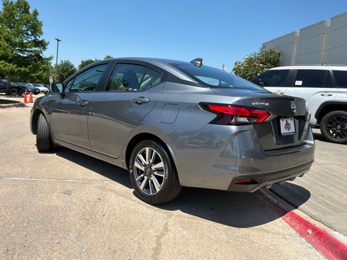 Used 2025 Nissan Versa SV FWD image 8
