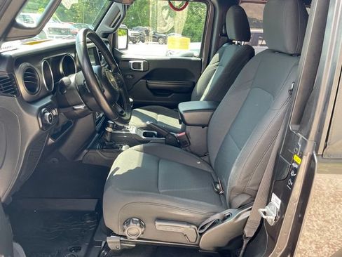Used 2021 Jeep Wrangler Sport AWD/4WD image 31
