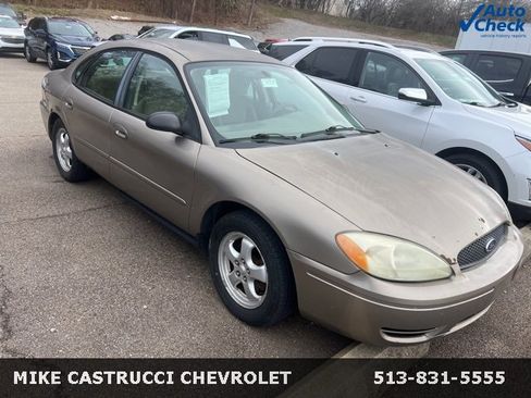 Used 2004 Ford Taurus SES image 2