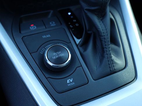 New 2025 Toyota RAV4 XLE image 14