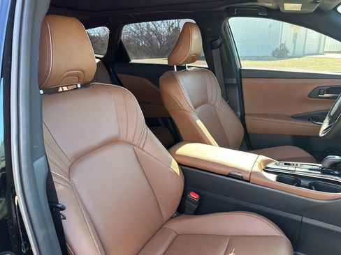 Used 2025 Toyota Crown Signia image 48