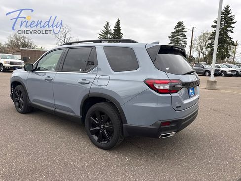 Used 2025 Honda Pilot Black Edition image 3