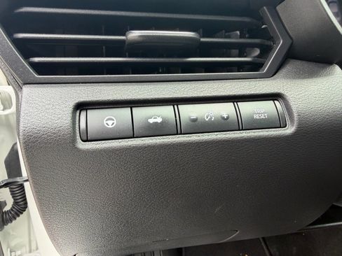 Used 2024 Nissan Altima 2.5 SV w/ SV Premium Package FWD image 25