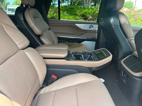 New 2026 Lincoln Navigator Black Label AWD/4WD image 15