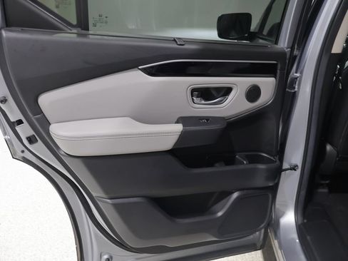 Used 2025 Honda Pilot Touring image 20