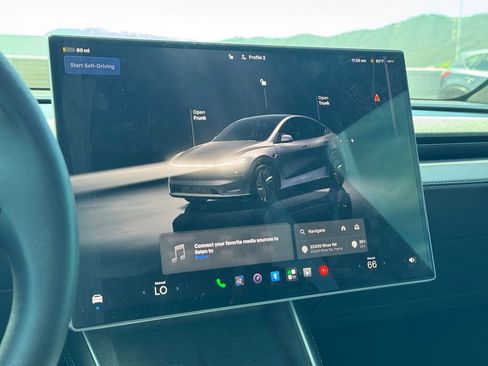 Used 2026 Tesla Model Y Long Range AWD/4WD image 16