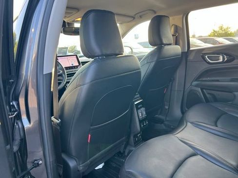 Used 2022 Jeep Compass Trailhawk w/ Trailhawk Elite Group AWD/4WD image 12