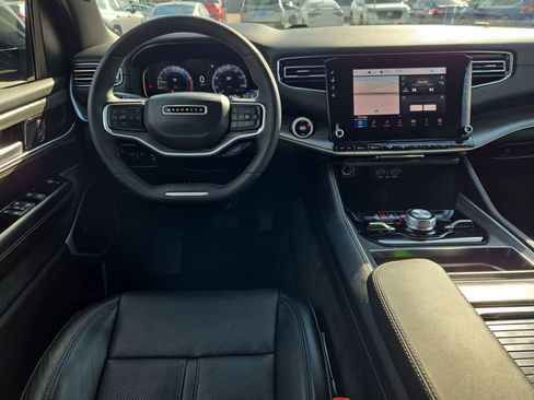 Used 2024 Jeep Wagoneer Series III AWD/4WD image 28