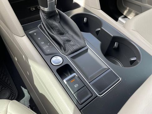 Used 2019 Volkswagen Atlas SE w/ Towing Package image 16