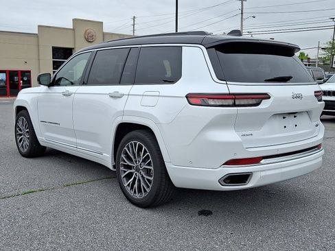 Used 2025 Jeep Grand Cherokee L Summit AWD/4WD image 5