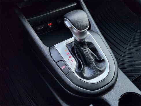 Certified 2024 Kia Forte LXS image 17