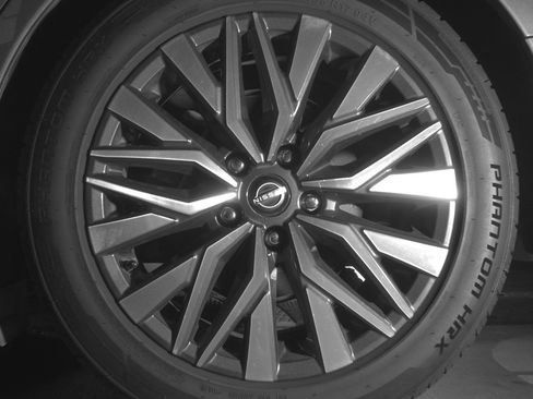 Used 2025 Nissan Altima 2.5 SV image 14