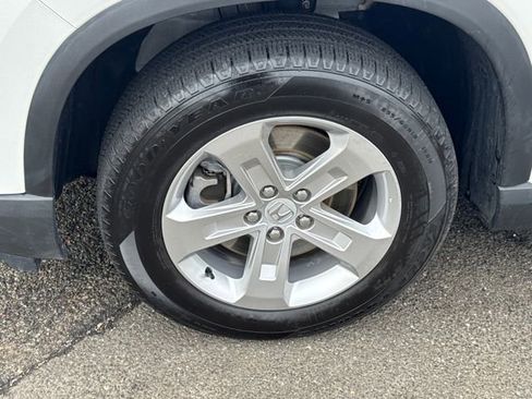 Certified 2023 Honda Pilot LX image 2