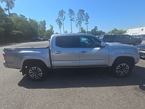 Used 2023 Toyota Tacoma TRD Sport w/ Advanced Technology Package image 4