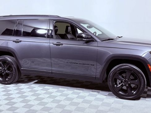 Used 2022 Jeep Grand Cherokee L Laredo AWD/4WD image 2