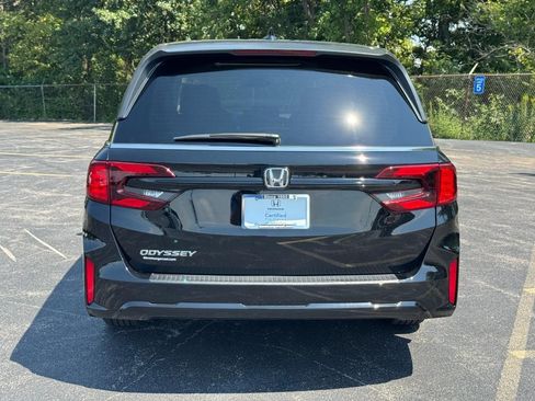 Certified 2026 Honda Odyssey EX-L image 6