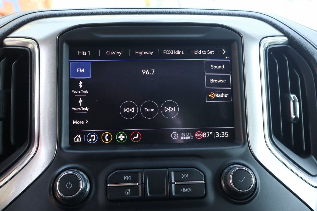 Used 2020 Chevrolet Silverado 1500 LT Trail Boss w/ Midnight Edition AWD/4WD image 31