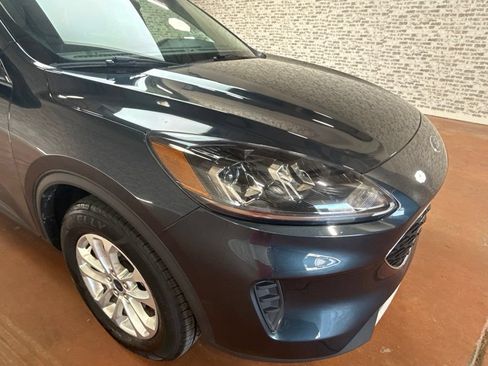 Used 2022 Ford Escape SE w/ Cold Weather Package AWD/4WD image 9