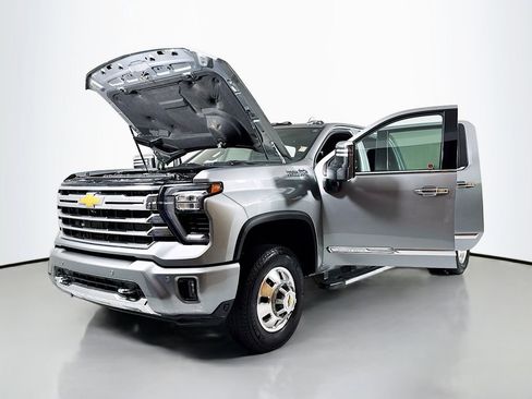 Used 2024 Chevrolet Silverado 3500 High Country w/ High Country Premium Package AWD/4WD image 24