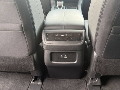 Used 2025 Nissan Pathfinder SV AWD/4WD image 24