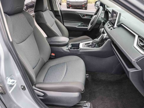 Certified 2025 Toyota RAV4 XLE FWD image 6