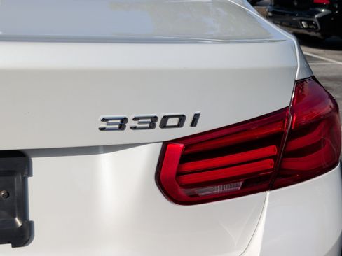 Used 2018 BMW 330i Sedan RWD image 11
