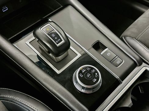 Used 2024 Mitsubishi Outlander SE AWD/4WD image 25