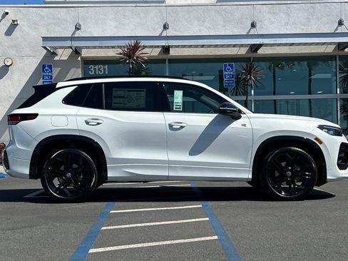 New 2026 Volkswagen Tiguan SE R-Line FWD image 4