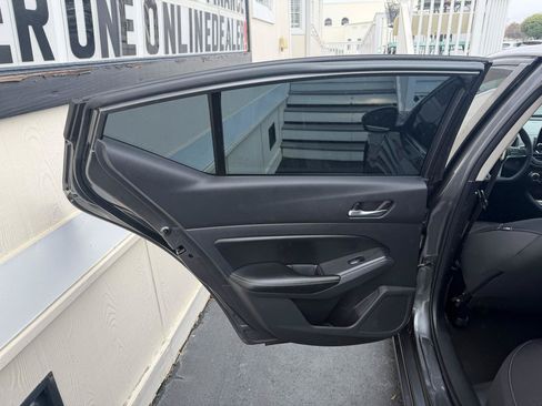 Used 2022 Nissan Altima 2.5 SV FWD image 25