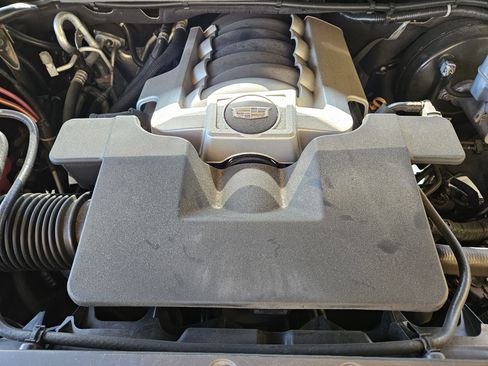 Used 2020 Cadillac Escalade Platinum w/ Escalade Sport Edition image 32